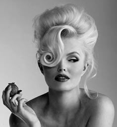 Cabelo Pin Up, Makeup Tip, Nicole Smith, Anna Nicole Smith, Anna Nicole, Editorial Hair, The Best Revenge, Birthday Shoot, Photoshoot Concept