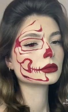 Simple Face Painting Ideas Halloween, Maquillaje Halloween Aesthetic, Halloween Make Up Ideas Easy, Halloween Makeup Looks Scary, Halloween Makeup Ideas Scary, Halloween Backgrounds Wallpapers, Halloween Nails 2022, Nail Designs Halloween, Wallpapers Halloween