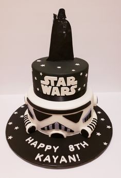 a star wars themed birthday cake is shown