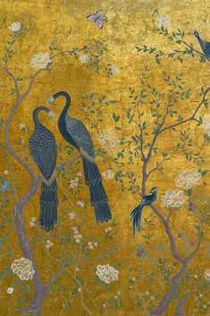 A close up image wallpaper depicting two birds sitting in a floral tree on a gold background. Gold Chinoiserie Wallpaper, Chinoiserie Wallpaper Panels, Fleurs Art Nouveau, Modern Chinoiserie, Tea Wallpaper, Blush Wallpaper, Wallpaper Panel, Rockett St George, Vintage Chinoiserie