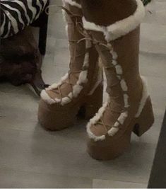 Fluffy Ugg Boots, Fluffy Boots Outfits Y2k, Fluffy Boots Y2k, Y2k Outfits Fur Boots, Demonia Fluffy Boots, Platform Boots With Fur, Demonia Cubby 311, High Boots Outfit Winter, Brown Snow Boots