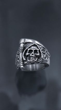 💀 Grim Reaper Ring ⛓ 100% solid 316L stainless steel 💦 Waterproof 👽 NO green skin. NO tarnish. NO rust 🖐 Sizes 5-10 available Cupid Ring, Thorn Ring, Owl Ring, Fire Ring, Green Skin, Dragon Ring, Butterfly Ring, Skull Jewelry, My Guy