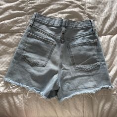 Madewell denim shorts - basically new only worn a few times! 

“The mom jeans short” Mom Jeans Shorts, Madewell Denim, Women's Shorts, Madewell, Jean Shorts, Mom Jeans, Denim Shorts, Womens Shorts