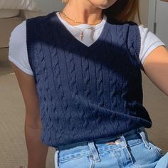 Blue Stripes Outfit, How To Style A Sweater Vest, Sweater Vest Outfit, Stripe Outfits, Vest Outfits, Tshirt Outfits, Outfit Inspo Fall, Knit Outfit, Looks Vintage