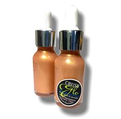 GLO is multi-function vegan, pigmented liquid highlighter brightens, shimmers and gives your complexion a healthy glow. A glass dropper bottle 0.5 fl. oz. will last a long time. Bombshell is a gorgeous golden apricot andf a hint o pink with lots of shimmer and luster. sun kissed summer cheeks How to use: Shake!! Apply sparingly to the highest points of your face such as the cheek bones, top of your forehead. Also, mix 3 drops of the highlighter with any lotion or body oil and apply to any place Makeup Pigments, Clear Cosmetic Bag, Best Tan, Cheek Stain, Blush On Cheeks, Glass Dropper Bottles, Liquid Highlighter, Dropper Bottles, Photo Makeup