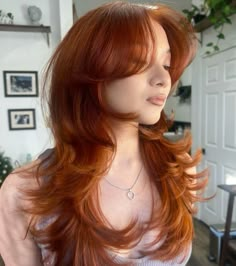 Wolfcut Hair Dye Ideas, Red Layered Hair With Bangs, 70s Butterfly Haircut, Whimsigoth Haircut, 70s Hair Layers, Jellyfish Haircut With Bangs, Layered Hair Aesthetic, Long Red Hair With Layers, Hair Color Ideas Ginger