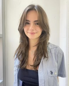 Haircuts Pin Straight Hair, Square Face Big Forehead Hairstyles, Fresh Mid Length Haircut, Brunette Hair With Bangs Long, Long Hair Framed Face, Round Face Aesthetic Haircuts, Face Framing Hairstyles Long, Good Hairstyles For Oval Faces, Haircut Inspo Long Straight