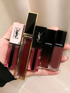 Kiko Gloss, Tumblr Style, Alat Makeup, Beauty Lips, Nyx Lipstick, Makeup Accesories, Ethereal Makeup, Lip Shine, Fancy Makeup