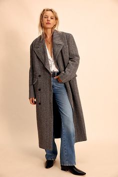 Women’s Wool Jacket, Long Wool Jacket Outfit, Long Tweed Coat Outfit, Boucle Coat Outfits, Herringbone Wool Coat, Tweed Coat Outfit Women, 2024 Coat Trends, Women’s Wool Coat, Plaid Trench Coat Outfit