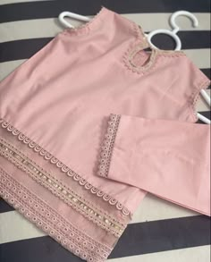 Baby Girl Pakistani Dresses, Casual Frocks For Girls Kids, Baby Dress Design Pakistani, Baby Girls Frock Design, Baby Frocks Designs Cotton, Kids Party Wear Dresses, Frock Designs