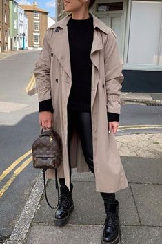 Casual Trench Coat Outfit, Beige Trench Coat Outfit, Trench Coat Outfit Winter, Trenchcoat Outfit, 16 Outfits, Trench Outfit, Trench Beige, Winter Coat Outfits