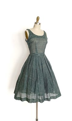 1950s Plaid Summer Dresses, 1950s Style Plaid Summer Dresses, 1950 Womens Fashion, Ruby Mae, Cute Professional Outfits, Dresses 50s, Skirt Pockets, Vintage Dresses 50s, Fit And Flare Silhouette