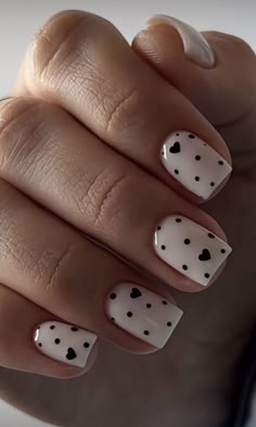 cute heart nails: black dots and hearts Polka Dot Nail Designs, Dot Nail Designs, Heart Nail Designs, Dots Nails, Nails And Toes, Nails And Hair