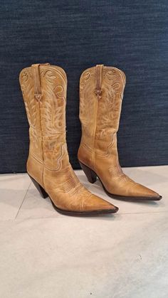 Lucchese Charlie 1 Horse Cowboy Boots Sz 8 | eBay Fitted Western Heeled Boots With Closed Toe, Classic Fitted Mid-calf Boots With Almond Toe, Vintage Snip Toe Heeled Boots With Reinforced Heel, Classic Fitted Mid-calf Boots, Vintage Fitted Boots With Almond Toe, Fitted Vintage Boots With Almond Toe, Casual Fitted Heeled Boots With Leather Sole, Designer Fitted Boots With Closed Toe, Fitted Casual Heeled Boots With Leather Sole