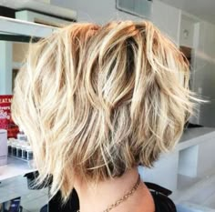 short shaggy brown blonde hairstyle Savannah Crisley Hair Short, Inverted Bob Haircuts For Thick Hair, Long Pixie Hairstyles For Thick Hair, Shaggy Bob For Fine Hair Round Faces, Short Flippy Hairstyles, 2023 Hairstyles, Κούρεμα Bob, Blonde Hairstyle, Short Shag Haircuts