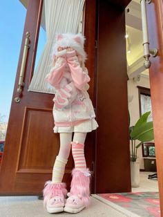 Cute Core Outfits Kawaii, Pastel Japanese Fashion, Sweetheart Dti Fits, Cute Harajuku Outfits, Yami Kawaii Outfit Ideas, Goth Kawaii Outfits, Light Pink Outfit Ideas, Cute Items To Buy, Cute Core Outfit