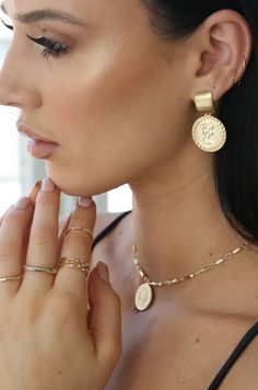 Ettika Mini Ancient Coin Earrings in Gold – Girl Intuitive Diy Gold Earrings, Gold Coin Jewelry, Simple Gold Earrings, Golden Coin, Classic Vibe, Ancient Coin, Types Of Earrings, Gold Coin Necklace, Gold Girl