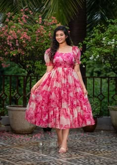 Frock Models For Women, Long Frock Models, Short Frocks For Women, Floral Organza Dress, Dress Designs For Stitching, Short Frocks