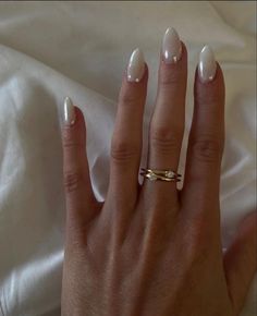 Nails 2023 French Tip, Clear Acrylic Nails Natural, Minimalist Nails Neutral, Nail Designs Engagement, Neutral Nails Classy, Pretty Nails Coffin, Engagement Nail Ideas, Nails Clear Acrylic, Nude Nails Short