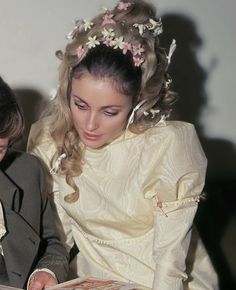 Sharon Tate Wedding, Sweet Picture, Celebrity Skin, Joan Collins, Fabulous Wedding, Long Blonde Hair, Wedding Mood, Dreamy Wedding