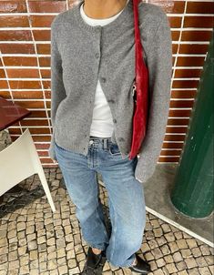 fall outfit Fall Outfit With Cardigan, Navy Blue Flats Outfit, Fall Work Wardrobe, Red Bag Outfit Ideas, Red Bag Outfit Casual, Red Cardigan Outfit, Red Bag Outfit, Bag Outfit