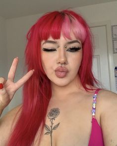 Red And Pink Split Dye, Split Dye Short Hair, Red Split Dye, Pink Split Dye, Dye Short Hair, Red Lace Wig, Split Dye Hair, Scene Haircuts, Split Dye