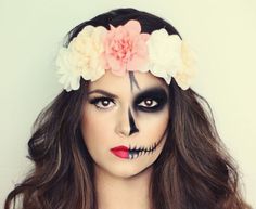 15 Stunning Dia De Los Muertos Makeup Ideas Skeleton Makeup Half Face, Make Carnaval, Half Skull Makeup, Make Up Diy, Half Skull, Skeleton Makeup