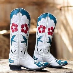 Add A Touch Of Vintage Flair To Your Wardrobe With These Beautiful Blue Bird Floral Inlay Western Boots From Acme. Perfect For Any Cowboy Or Western-Themed Event, These Boots Are Sure To Make A Statement. The Size 7 M Fits Comfortably, And The Sturdy Construction Ensures They Will Last For Many Years To Come. With Their Unique Pattern And Stylish Design, These Boots Are A Must-Have For Any Fashion-Forward Woman. The Western Style And Cowboy Theme Make Them Perfect For Any Occasion, While The Com Cowboy Theme, Vintage Cowboy, Cowboy Western, Western Cowboy Boots, Vintage Western, Western Cowboy, Western Style, Western Boots, Shoes Heels Boots