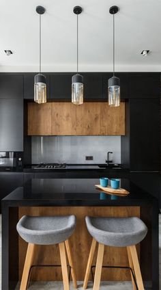 Flat Cabinets, Backsplash For White Cabinets, Black Kitchen Countertops, Modern Black Kitchen, Minimalistic Interior, Wooden Kitchen Cabinets, Black Backsplash, Black Countertops, Flat Panel Cabinets