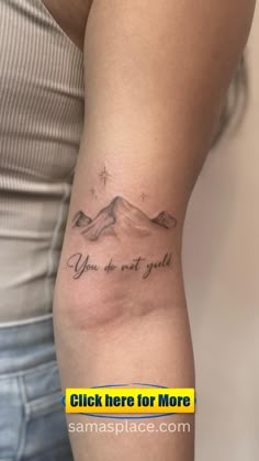 An arm tattoo of a mountain silhouette with the phrase "You do not yield," symbolizing strength and perseverance. Acotar Tattoo Ideas Feyre, Rhys Tattoo, Feyres Tattoo Back Acotar, Book Inspired Tattoos Acotar, Nesta Archeron Tattoo, Feyre Arm Tattoo, Rhysand Knee Tattoo