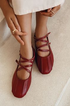 Obsession. Criss Cross Leather Flats – ELF Barefoot Shoes Woman Elf, Fairy Elf Shoes, Brown Elf Shoes, Elf Aesthetic, Fairy Shoes, Elf Shoes, Travel Clutch, Oxford Boots, Twinkle Toes