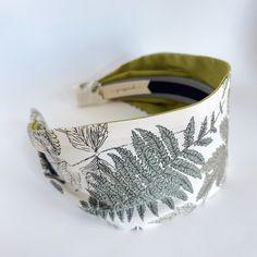 Fern  foliage green leaf Fabric Headband for women  Dot's  Green Thumb Her & History by Bonnie Christine for Art Gallery Fabrics Hello Beautiful! This wide fabric headband is simply stunning with its dramatic green leaf pattern. This is a true statement hair accessory guaranteed to get you noticed. My mod style headbands are like nothing you've tried before!  Backed in gorgeous green organic cotton solid.  Roughly 3.25 inches wide. Can be made narrower upon request.  Fitted and structured to not Thumb Art, Bonnie Christine, Headbands Women, Statement Hair, Leaf Fabric, Style Hacks, Green Headband, Gray Hair Growing Out, Hair Growing