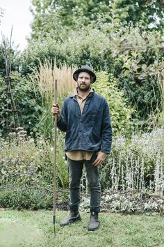 This quaint federation house in Trentham, Victoria, provides an opportunity to indulge in the surrounding lush, meadow-style garden by Tim Pilgrim. Country Garden Design, Small House Garden, Wardrobe Architect, Flower Bed Ideas, Perennial Border, Coastal Gardens, Garden Harvest, Veg Garden