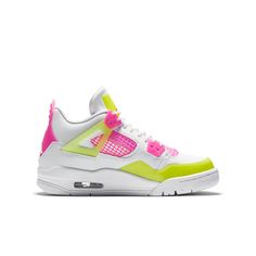 This Kids Nike Air Jordan 4 Retro GS "White Lemon Pink" continues the excellence of the AJ4 line. This pair is using kids favorite colors neon Lemon Venom/Pink Blast on the white to create irresistible cuteness. With AJ4's signature visible Air-Sole unit and red inner softpad, all kids are gonna wear this all day long. Trendy Shoes Sneakers, Preppy Shoes, Jordan Shoes Girls, Jordan Shoes Retro, All Nike Shoes, Cute Nike Shoes, Fresh Shoes, Jordan 4 Retro, Girly Shoes