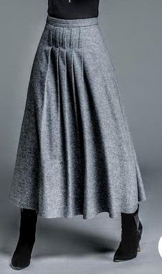 Elegant Skirt Outfits, Grey Evening Dresses, Long Skirt Fashion, Chic Skirts, Layered Fashion, Long Skirts For Women, Fashionista Clothes, Closet Fashion