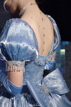 Detail Couture, Fantasy Dress, Fantasy Fashion, Mode Vintage, Mode Inspiration, Fancy Dresses, Costume Design, Pretty Dresses, Aesthetic Clothes