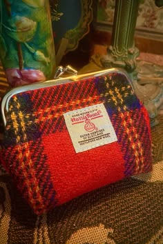 Harris Tweed “Kiss Clasp” Coin Purse – Hopeless Romantic Vintage Clothing Display, Harris Scotland, Tweed Purse, Bag With Shoe Compartment, Western Bag, Beach Basket, Sewing To Sell, Stewart Tartan, The Isle Of Skye