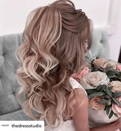 Bridesmaid Hair Ideas, Bridemaids Hairstyles, Wedding Hair Half, Bridesmaid Hair Makeup, Smink Inspiration, Long Hair Wedding Styles, Long Hair Updo, Wedding Hair Inspiration, Wedding Hair Down