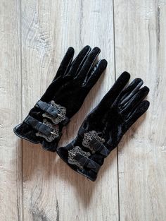 The Kooples  gloves leather velor  Double Buckle  size 7 1/2 Length 23 cm 9.5 inches I will answer all questions and send additional photos. In excellent used condition Victorian Gloves, Black Jewel, Formal Gloves, Black Leather Gloves