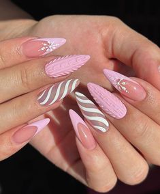 Winder Nails, Pink Winter Nails, Pink Stiletto Nails, Candy Cane Pattern, Candy Cane Nails, Stiletto Nails Designs, Cute Acrylic Nail Designs, Pink Winter, Striped Nails