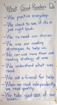 a piece of paper taped to the wall with writing on it that says, what good readers do