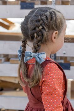 Little Dorrit, Pan Collar Blouse, Girl Hairdos, Girl Hair Dos, Cute Hairstyles For School, Toddler Hairstyles, Peter Pan Collar Blouse, Toddler Hairstyles Girl, Bow Hairstyle