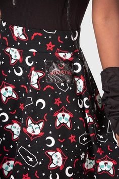 LIL VAMPURR.- Soft, stretch cotton.- Statement Vampurr all over print.- Elasticated waistband.- Skater style.- Fitted.With KILLSTAR branding, 95% Cotton 5% Elastane.Machine wash cold (30°c) / Do not bleach / Do not tumble dry / Iron at low temperature / Do not dry clean. Imported. Clean Goth, Rp Pic, Dark Style, Buy Skirts, Skirt Short, Short Cut, Skater Style, Dark Fashion