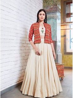 Shrug Chaniya Choli, Coti Blouse Design, Skirt Blouse With Long Jacket, Dress With Coti, Lehenga Blouse With Jacket, Koti With Lehenga, Traditional Koti Jacket, Koti Style Chaniya Choli, Chaniya Choli With Jacket