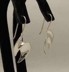 Sterling silver earrings 925/1000. Stamped 925.Approximate weight 3.6 grams. Dimensions 2.2x1.5cm. All our jewels are made from solid sterling silver 925/1000 and are carefully crafted by hand in our family workshop. We dispatch your orders in 5 working days, worldwide and the postage is $5. We ship registered priority mail. Please allow 5-7 working days for delivery in Europe and 10-15 working days outside Europe. For any questions - please do not hesitate to contact me! Priority Mail, Silver 925, Bulgaria, Sterling Silver Earrings, Cufflinks, Silver Earrings, 925 Sterling Silver, Drop Earrings, Sterling Silver