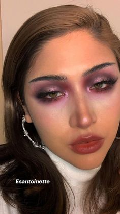 Inspiring Makeup Looks, Unique Prom Makeup, Fierce Make Up Look, Party Make Up Looks, Simple Glam Makeup Looks, Under Eye Makeup Looks, Glam Make Up Looks, Glitter Black Makeup