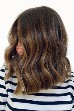 Balayage Hair Short Caramel, Short Caramel Balayage, Warm Brunette Balayage Hair, Brown Blonde Hair Balayage, Balayage Hair Short, Brunette Balayage Hair Short, Short Brunette Hairstyles, Warm Brunette Balayage, Balayage Brunette Short