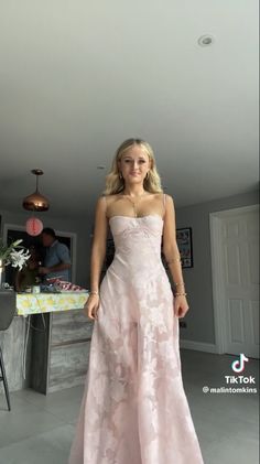 Hoco Dresses Pink Long, Light Pink Dress Hoco, Hoco Dresses Midi, Brunch Dress Prom, Fancy Prom Dresses Long Ball Gown, Fancy Spring Dresses, Hawaiian Prom Dress, Pink Prom Dresses Aesthetic, Pastel Pink Prom Dress Long