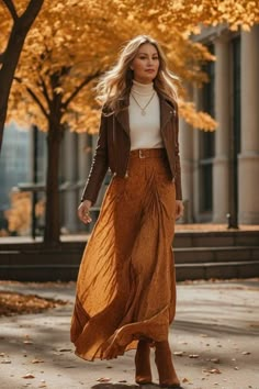 Autumn Witch Aesthetic Outfit, Maxi Skirt Outfit Fall 2024, Autumn Maxi Skirt, Maxi Skirt Fall Outfit, Autumn Boho Outfits, Maxi Skirt Winter Outfit, Caramel Outfit, Maxi Skirt Outfit Fall, True Autumn Outfits