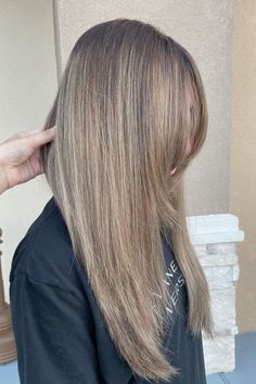 30 Stunning Blonde Hair Color Ideas: Top Shades For 2024 | Lookosm Woven Highlights, Blonde Babylights, Golden Blonde Hair Color, Blonde Lowlights, Graduated Bob Haircuts, Short Hair Cuts For Round Faces, Graduated Bob